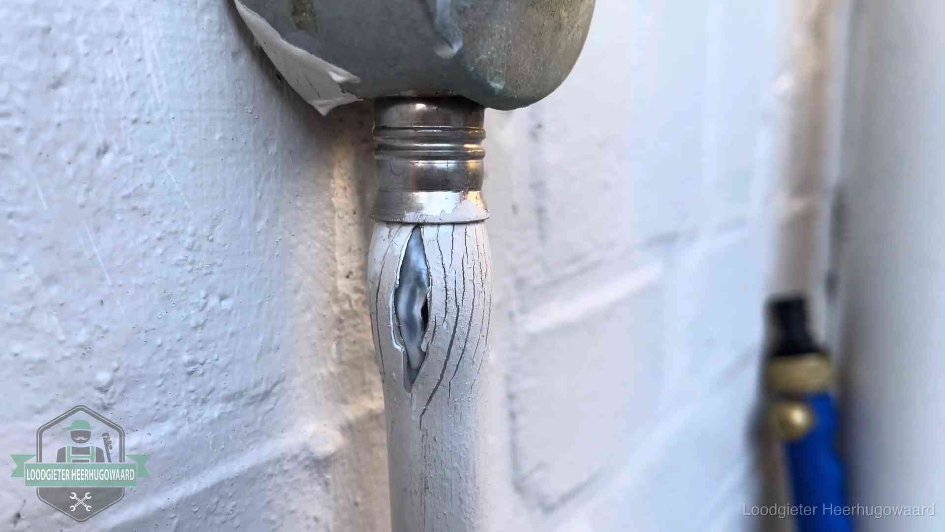 Wanneer lekdetectie in Heerhugowaard Oude waterleiding in Heerhugowaard waar de verf openscheurt, een stille aanwijzing voor een beginnend lek